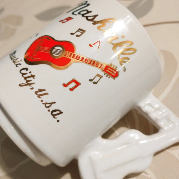 Pre-Loved Retro Nashville Music City, Guitar Handle - Gold Trim - Picture 2 of 5